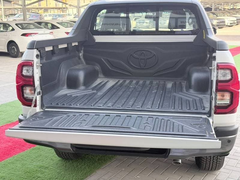 2026 Toyota Hilux ADVENTURE thumbnail 3