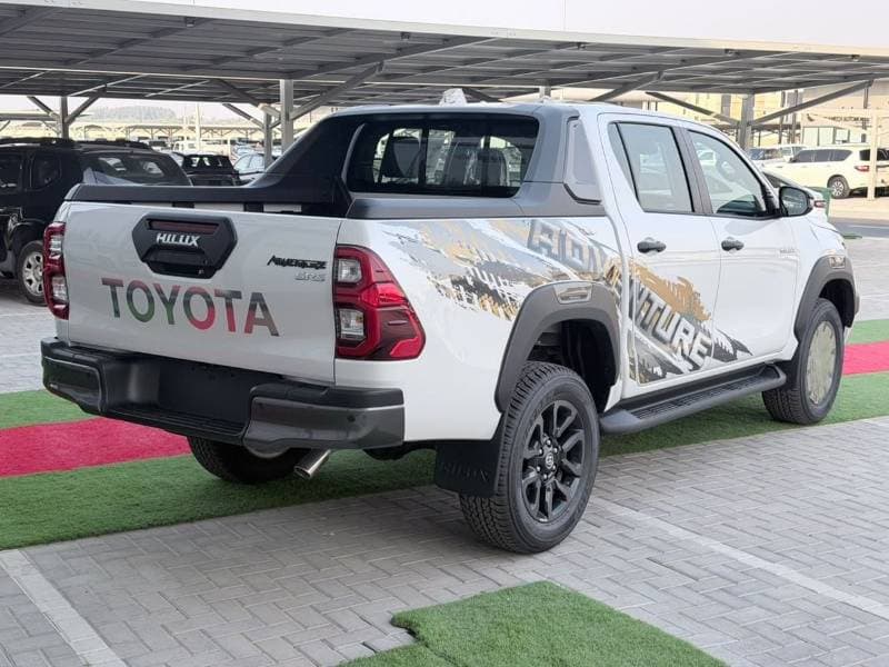 2026 Toyota Hilux ADVENTURE thumbnail 5