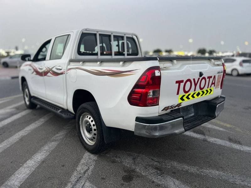 2023 Toyota Hilux GLX thumbnail 4