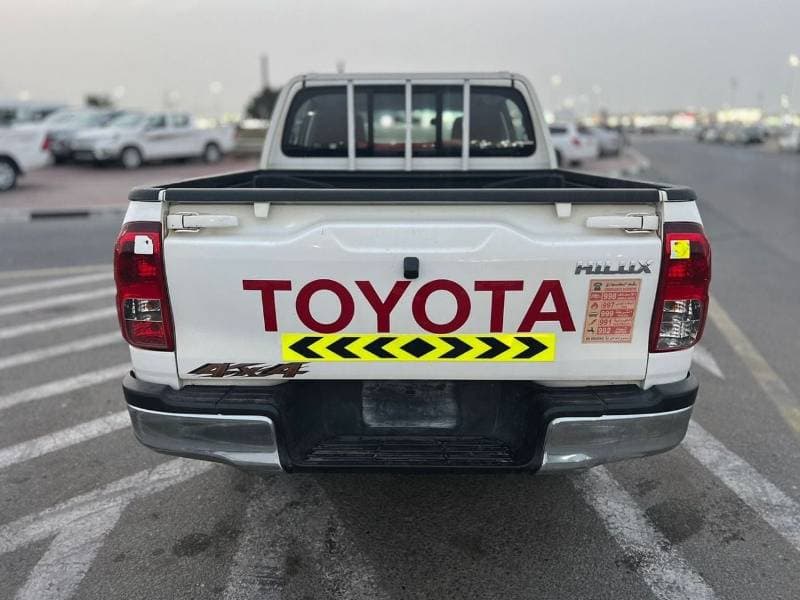 2023 Toyota Hilux GLX thumbnail 5