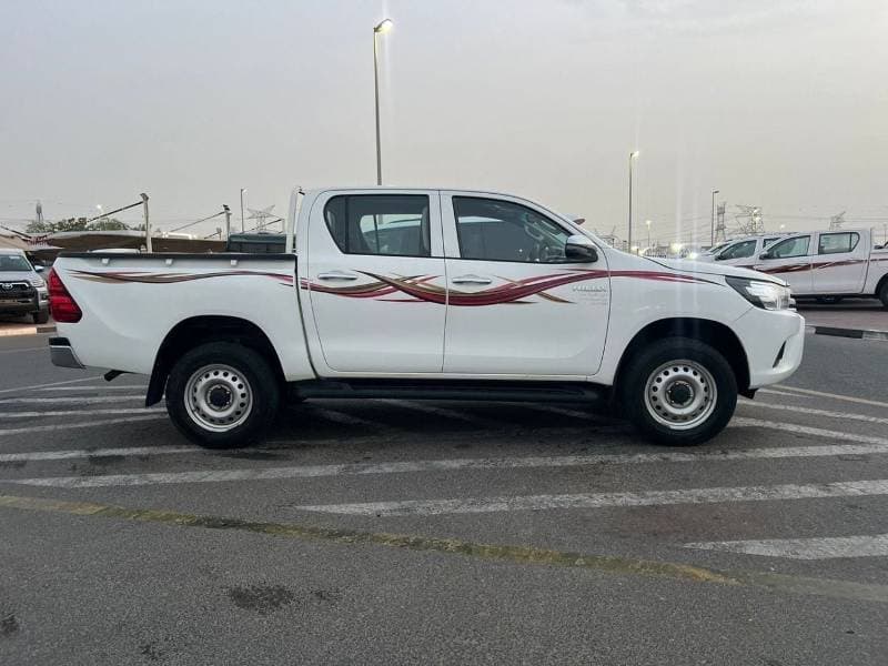 2023 Toyota Hilux GLX thumbnail 7
