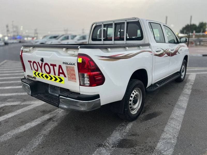 2023 Toyota Hilux GLX thumbnail 6