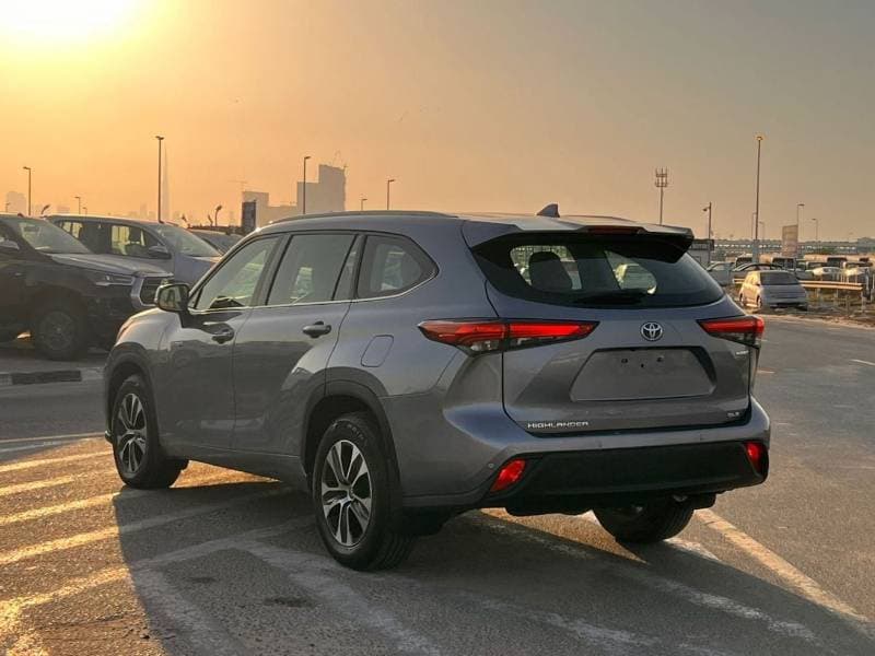 2022 Toyota Highlander thumbnail 5