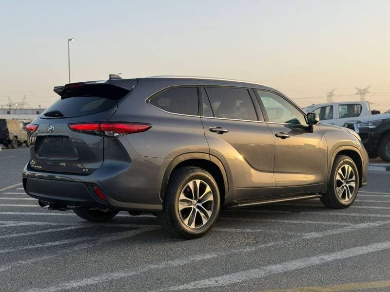 2020 Toyota Highlander thumbnail 8