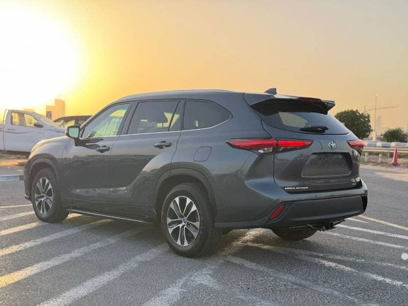 2020 Toyota Highlander thumbnail 5