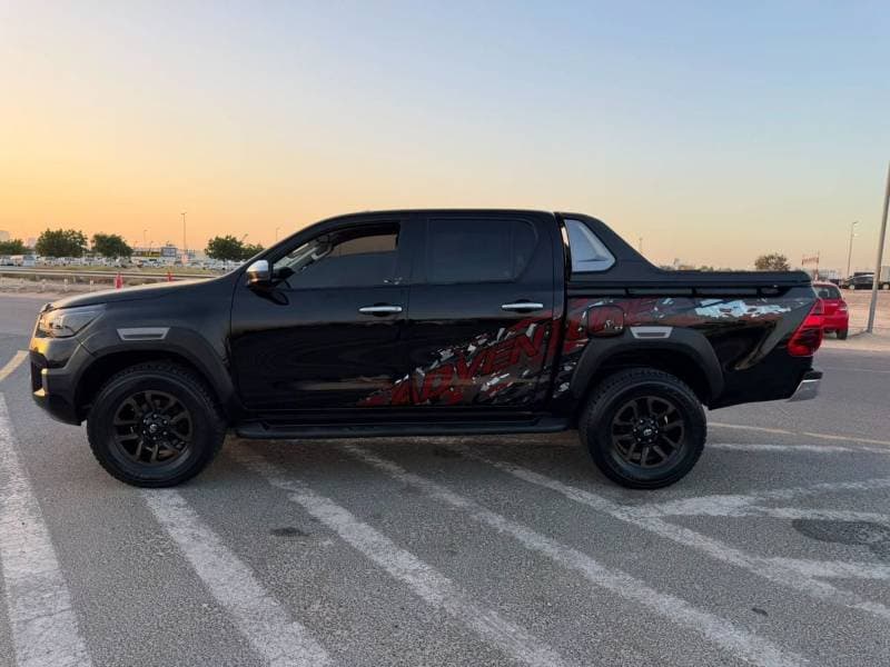 2021 Toyota Hilux ADVENTURE thumbnail 4