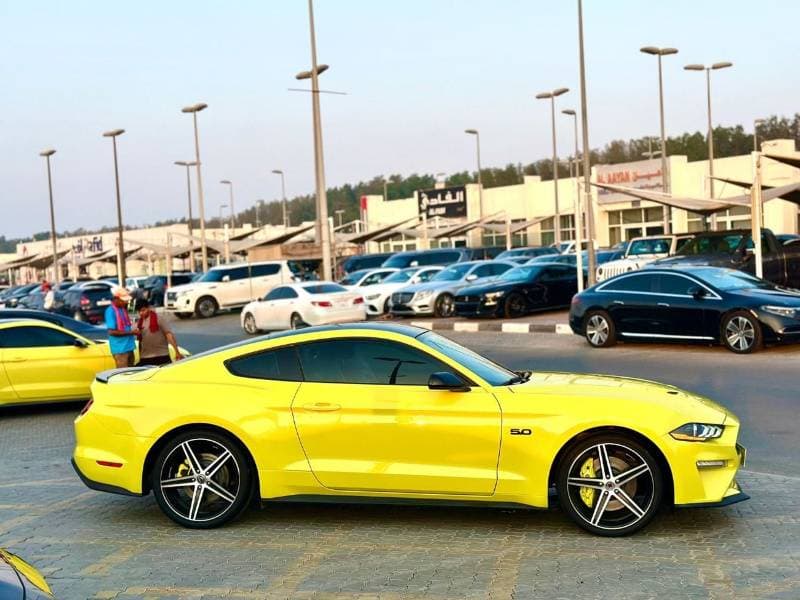 2021 Ford Mustang thumbnail 4