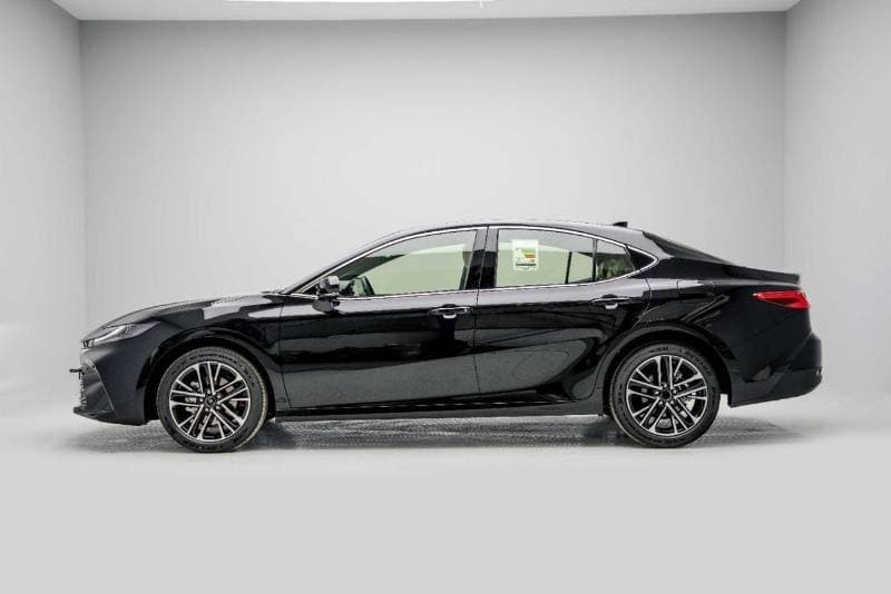2026 Toyota Camry GLE thumbnail 4