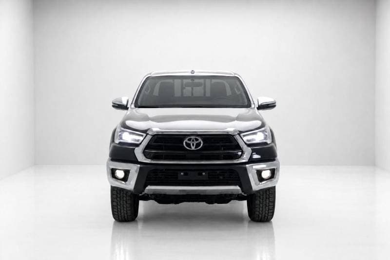 2026 Toyota Hilux SR5 thumbnail 3