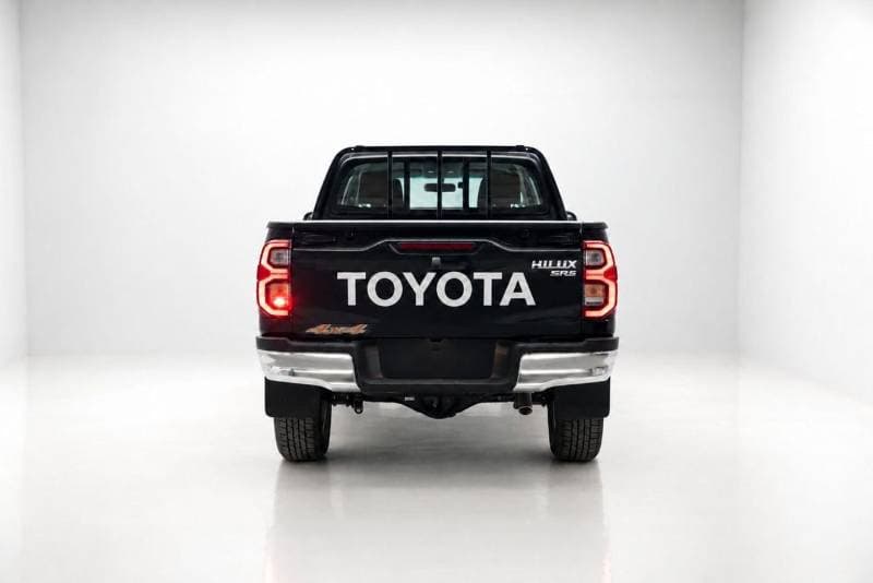 2026 Toyota Hilux SR5 thumbnail 6