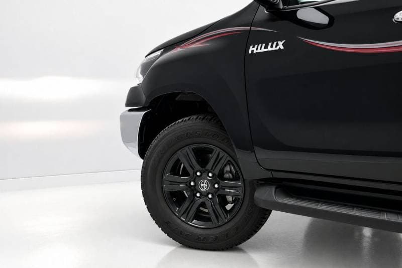 2026 Toyota Hilux SR5 thumbnail 8