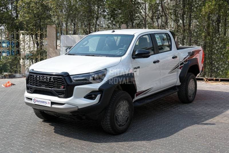 2026 Toyota Hilux GR SPORT thumbnail 3