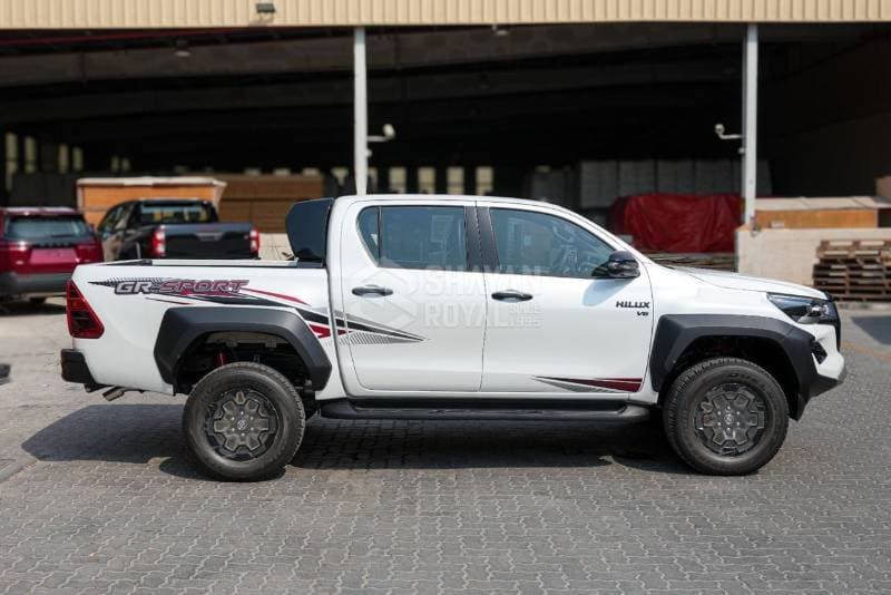 2026 Toyota Hilux GR SPORT thumbnail 8