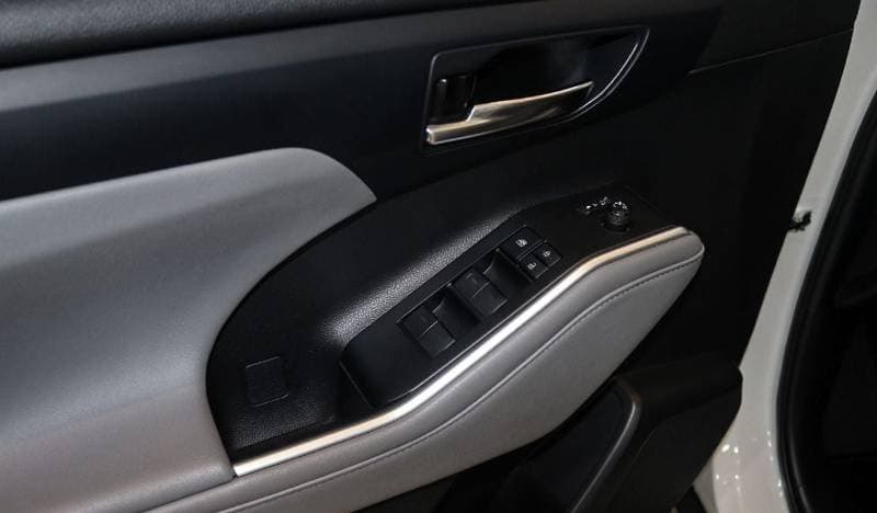 2022 Toyota Highlander GLE HEV thumbnail 8