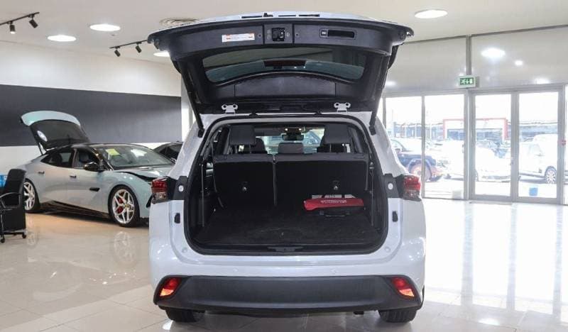 2022 Toyota Highlander GLE HEV thumbnail 6