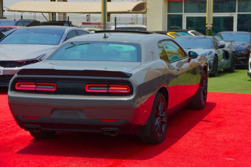 2023 Dodge Challenger SXT thumbnail 5