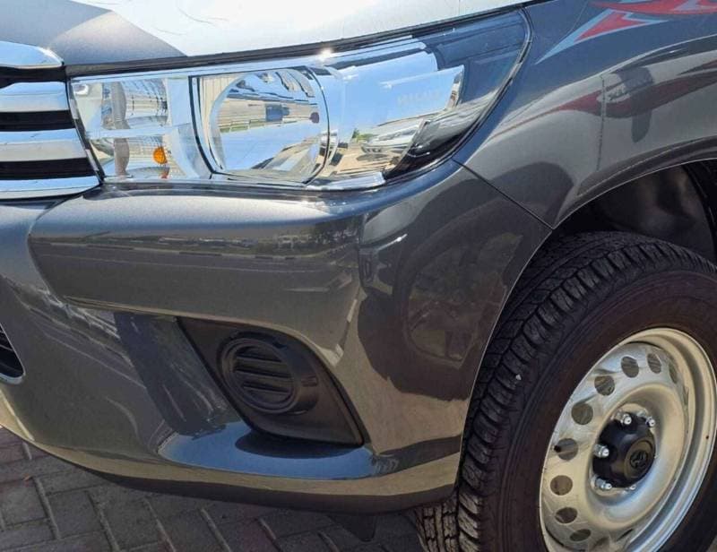2026 Toyota Hilux 2.4L DIESEL thumbnail 5