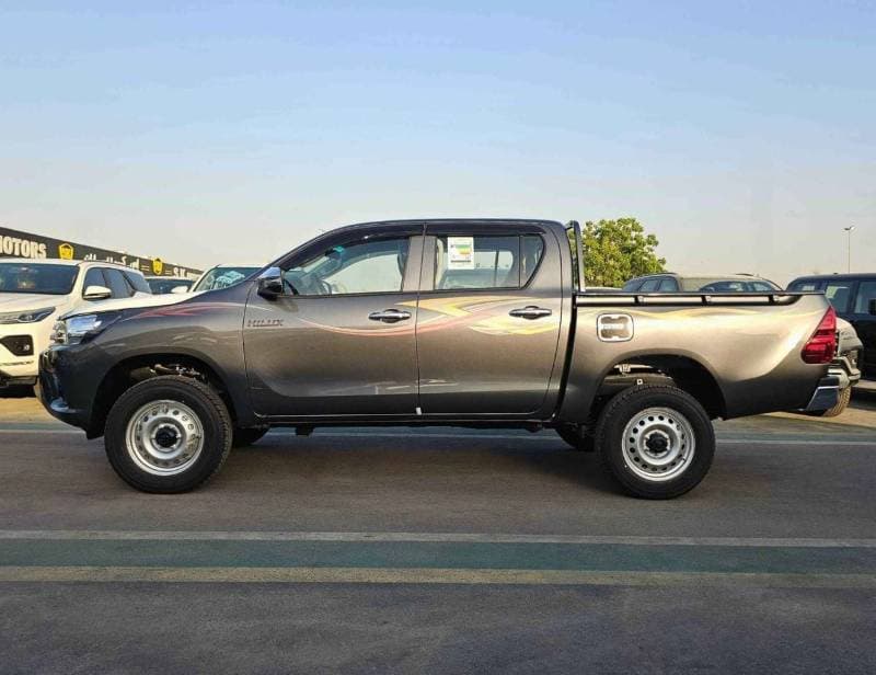2026 Toyota Hilux 2.4L DIESEL thumbnail 3
