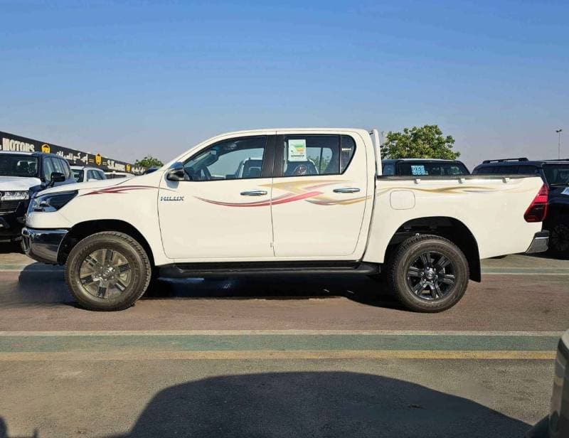 2026 Toyota Hilux SR5 WIDE BODY thumbnail 3