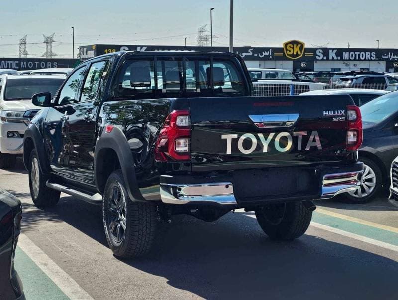 2026 Toyota Hilux SR5 TRD 4.0L PETROL thumbnail 6