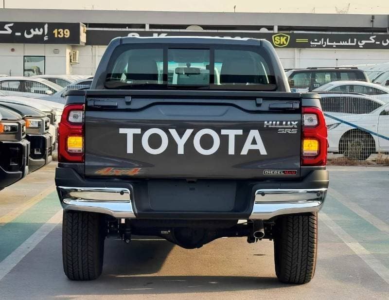 2026 Toyota Hilux SR5 thumbnail 3