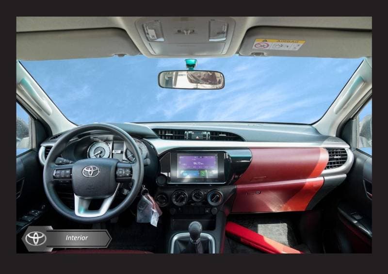 2026 Toyota Hilux SR5 thumbnail 5