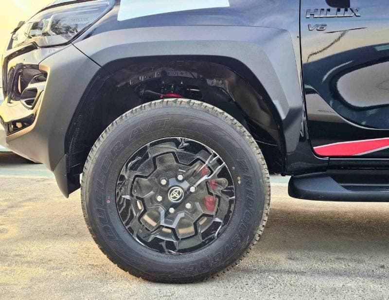 2026 Toyota Hilux GR SPORT 4.0L PETROL thumbnail 7