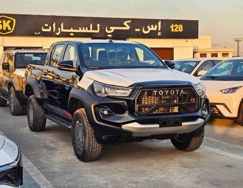 2026 Toyota Hilux GR SPORT 4.0L PETROL thumbnail 3