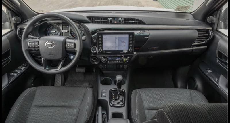 2026 Toyota Hilux ADVENTURE thumbnail 6