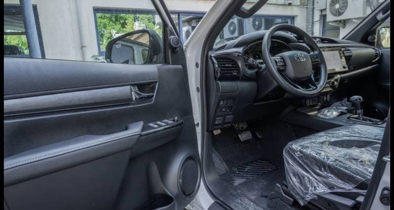 2026 Toyota Hilux ADVENTURE thumbnail 8