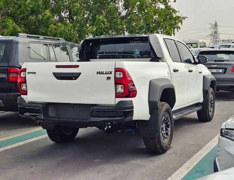 2026 Toyota Hilux GR SPORT thumbnail 5