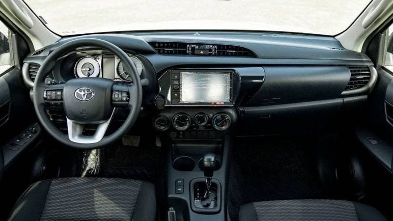 2026 Toyota Hilux GL thumbnail 3