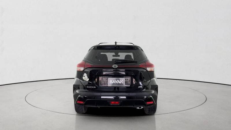 2024 Nissan Kicks SL thumbnail 4