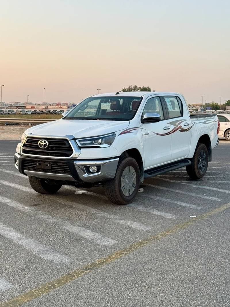 2026 Toyota Hilux SR5