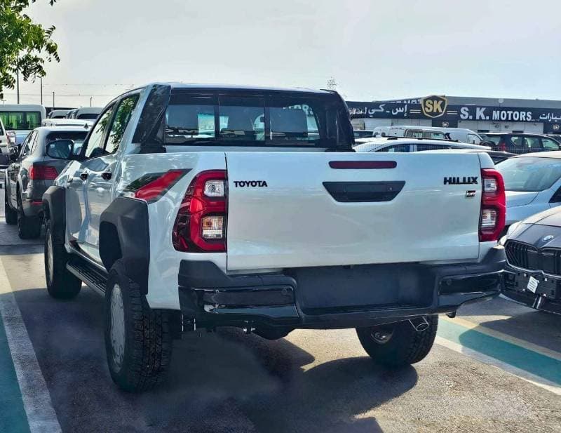 2026 Toyota Hilux thumbnail 6