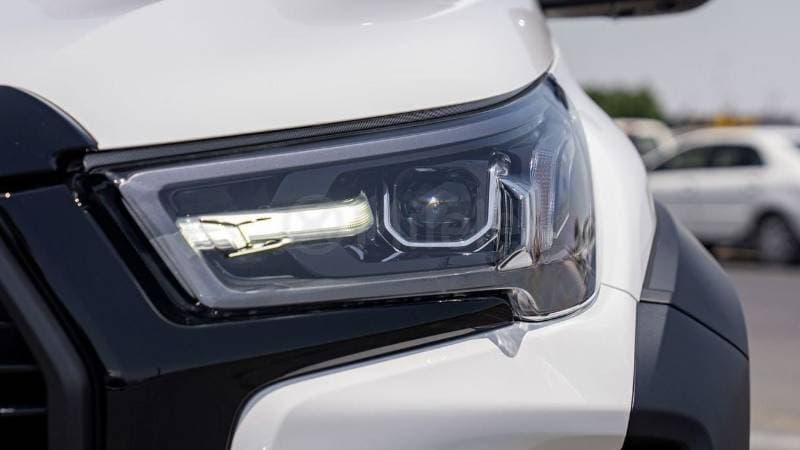 2025 Toyota Hilux GR SPORT thumbnail 3