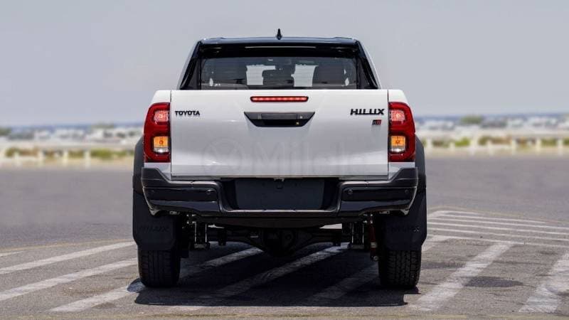 2025 Toyota Hilux GR SPORT thumbnail 8