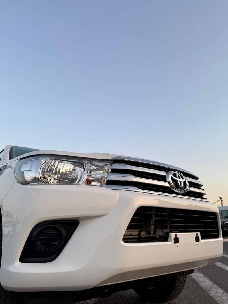 2026 Toyota Hilux GL thumbnail 3