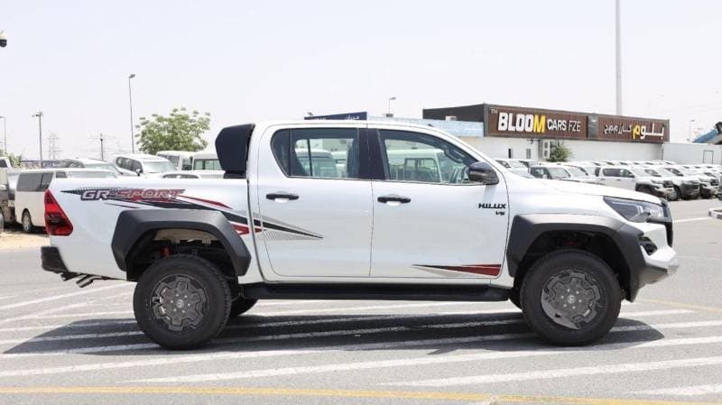 2026 Toyota Hilux GR SPORT thumbnail 2