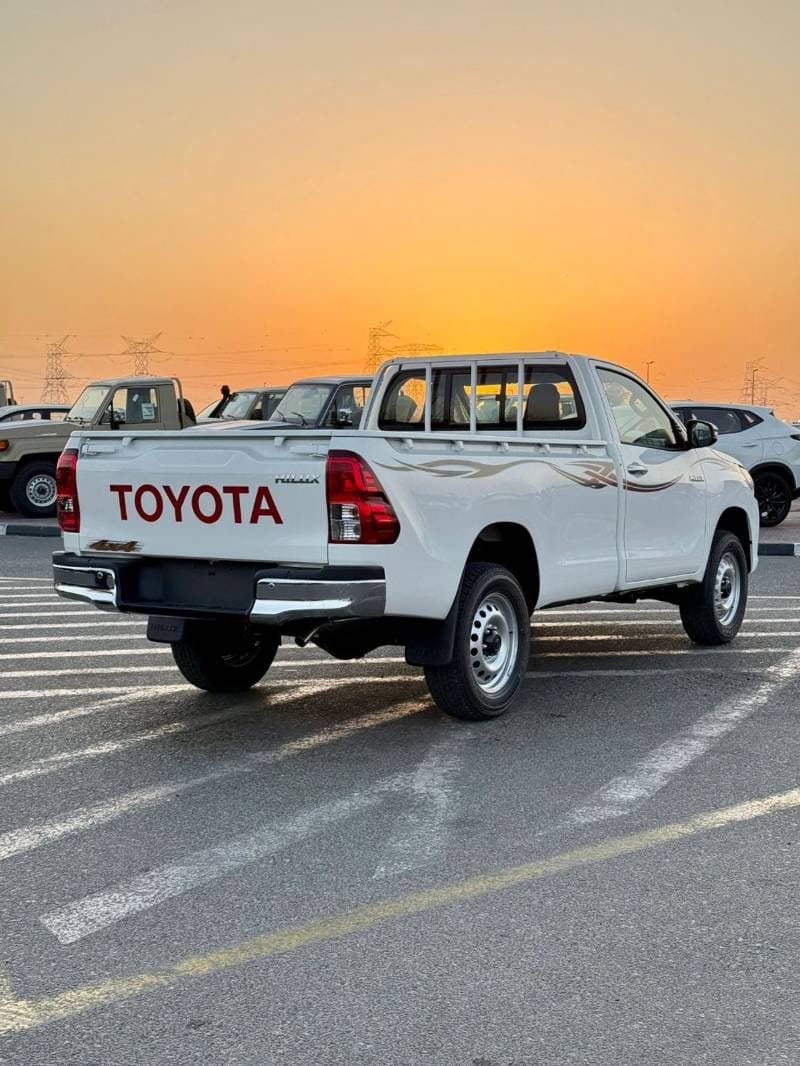 2026 Toyota Hilux GL thumbnail 5