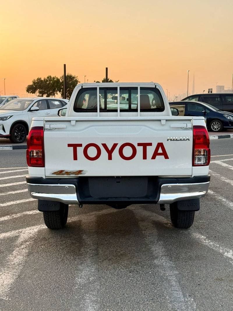 2026 Toyota Hilux GL thumbnail 6