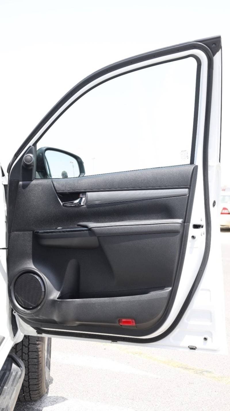 2026 Toyota Hilux GR SPORT thumbnail 6
