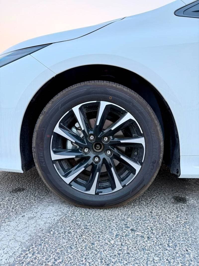 2026 Toyota Corolla thumbnail 3