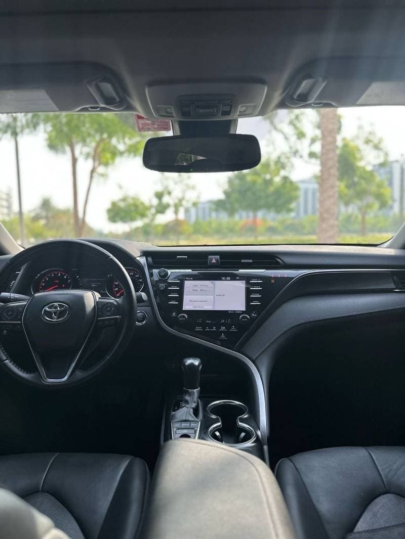 2020 Toyota Camry XSE thumbnail 3
