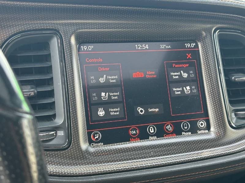 2020 Dodge Challenger SXT thumbnail 6