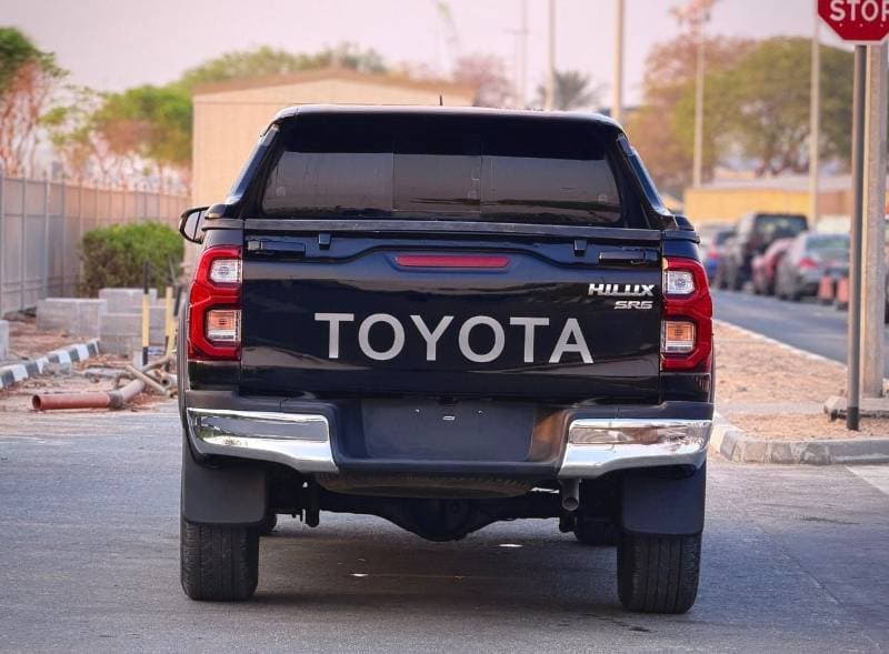 2017 Toyota Hilux GLX thumbnail 5