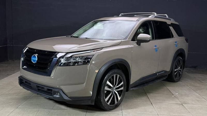 2023 Nissan Pathfinder PLATINUM thumbnail 2