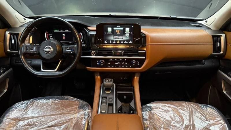 2023 Nissan Pathfinder PLATINUM thumbnail 5