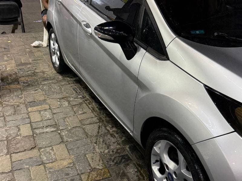 2013 Ford Fiesta AMBIENTE thumbnail 2