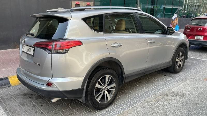 2018 Toyota RAV4 EX thumbnail 5
